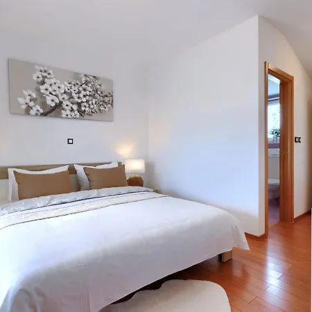 Vesna By Interhome * Pula