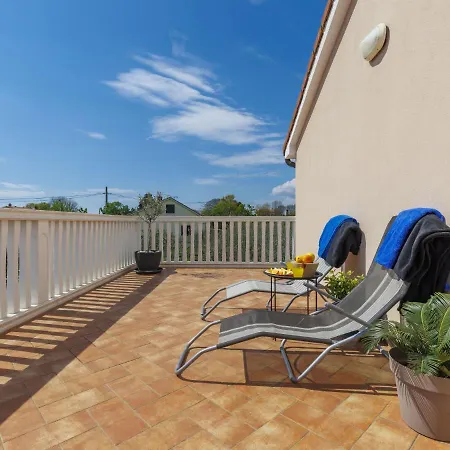 Vesna By Interhome * Pula